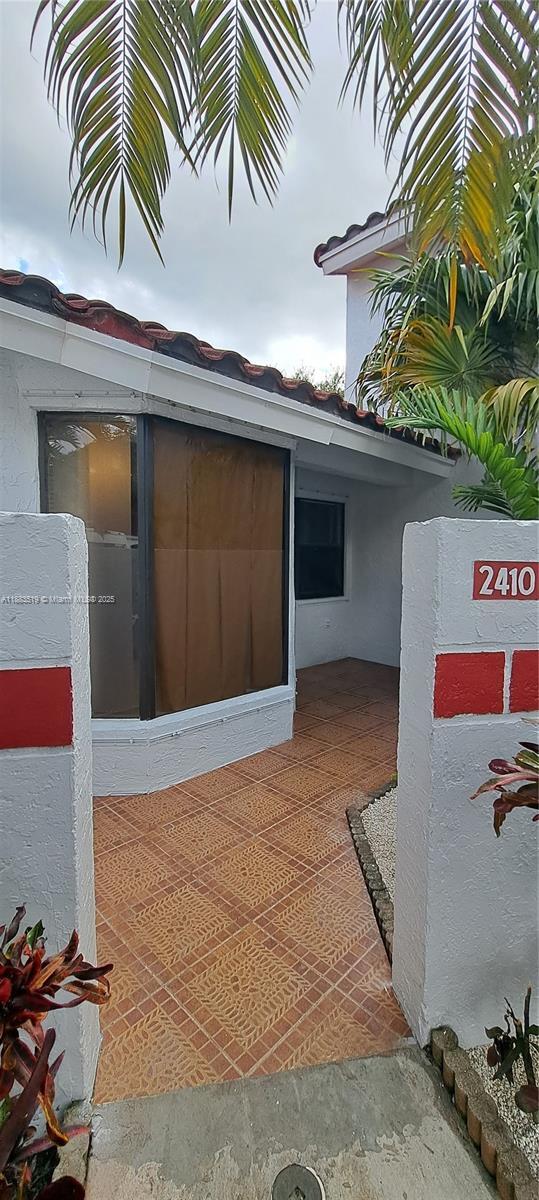 Foto del edificio - 2410 San Remo Cir