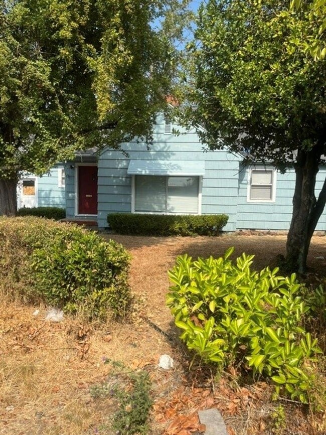 Building Photo - 1281 State Hwy 99 N