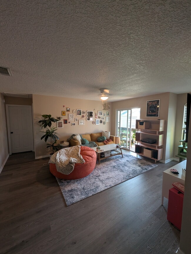 Building Photo - 10200 Belle Rive Blvd