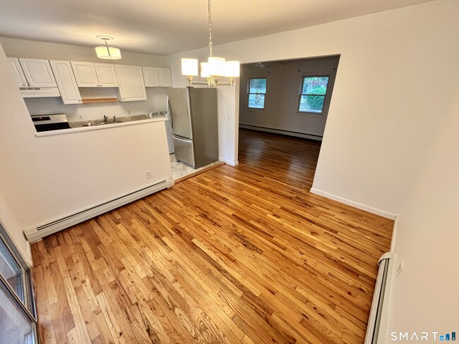 Building Photo - 4 Fairview Dr