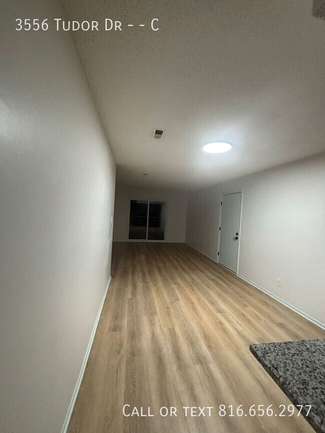 Foto del edificio - 3556 Tudor Dr