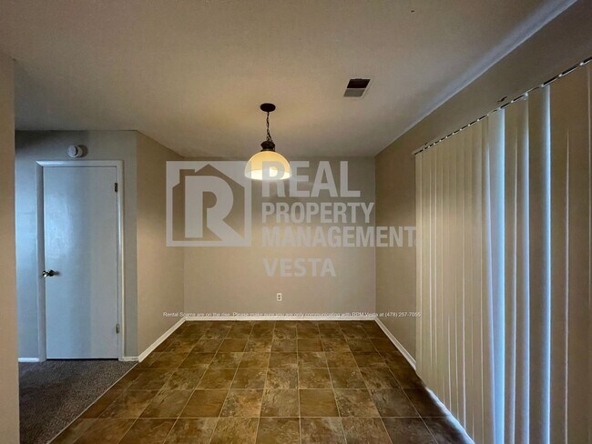 Foto del edificio - 515 Maplewood Dr