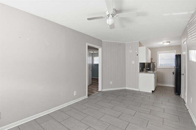 Foto del edificio - 5010 Ennis St