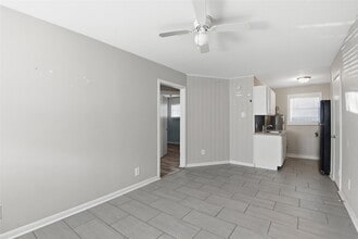 Building Photo - 5010 Ennis St