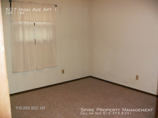 Building Photo - Spacious 2 bedroom 1 bath