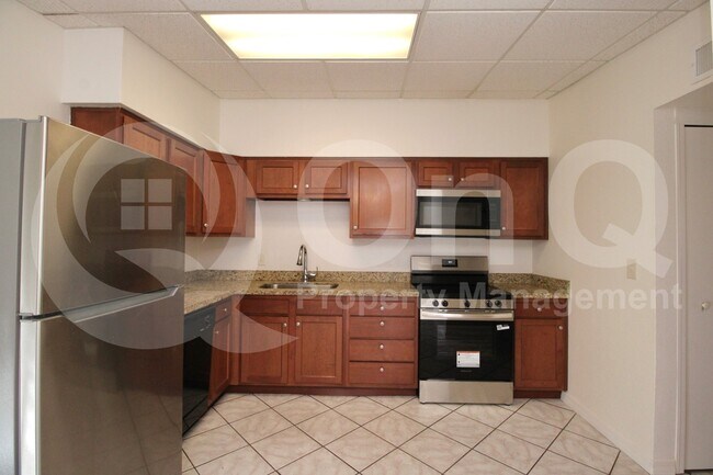 Foto del edificio - 652 N Drew St W