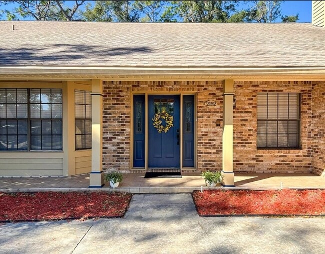 Photo - 2152 Palm Crest Dr House
