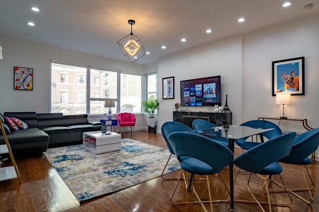 Foto del edificio - 117 E Bellevue Pl