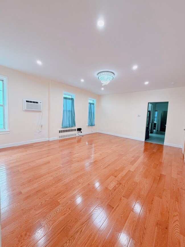 Building Photo - 22 Tehama St