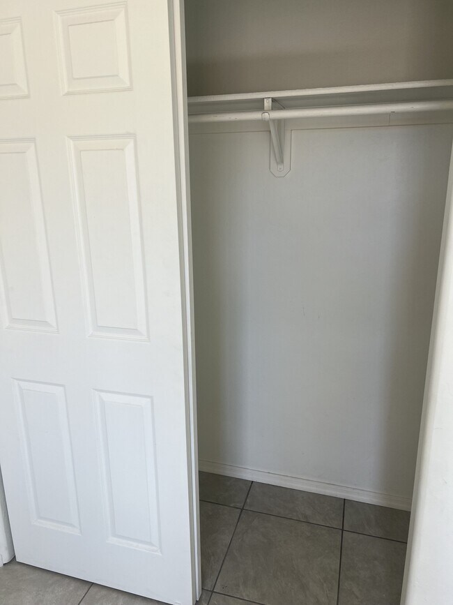 Building Photo - 1176 Menta Ct