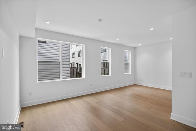 Photo - 635 N 7th St Townhome