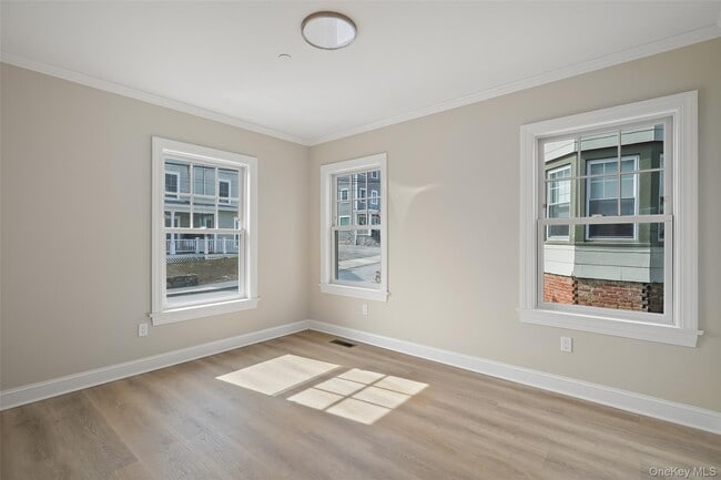 Building Photo - 5 Edgemont Rd