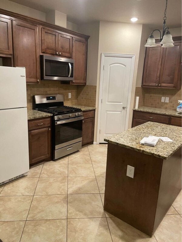 Building Photo - 1211 Salma Jameel Ct