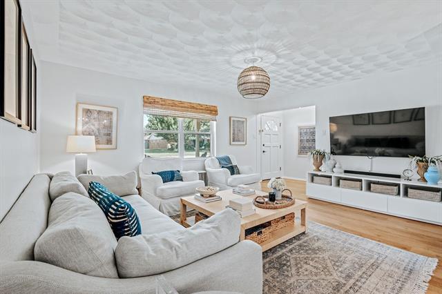 Foto del edificio - 10642 Mapleridge Dr