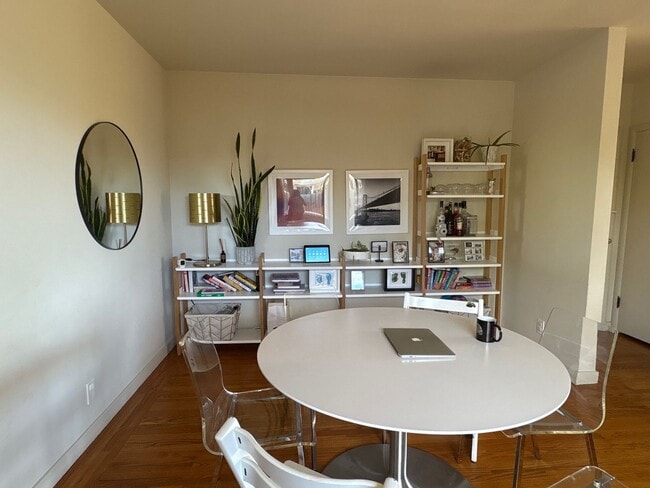 Building Photo - Lease Takeover in White Oaks, San Carlos |...