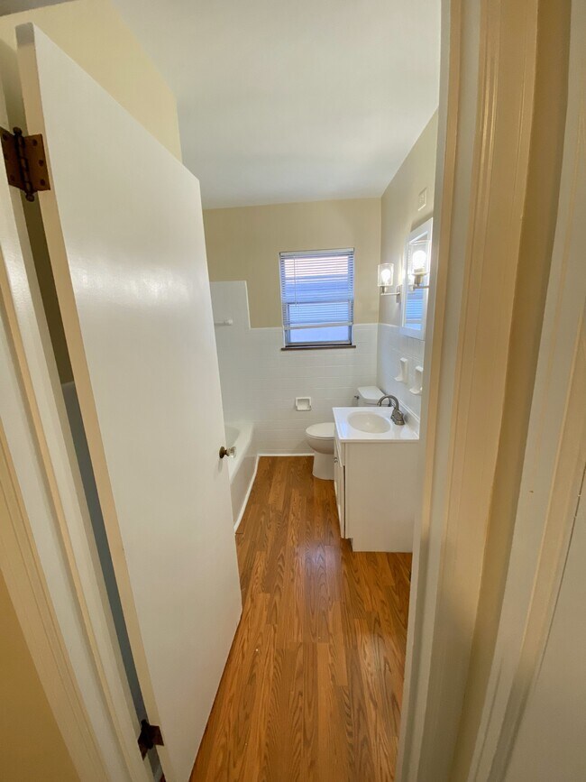 Bathroom - 4734 E 34th St