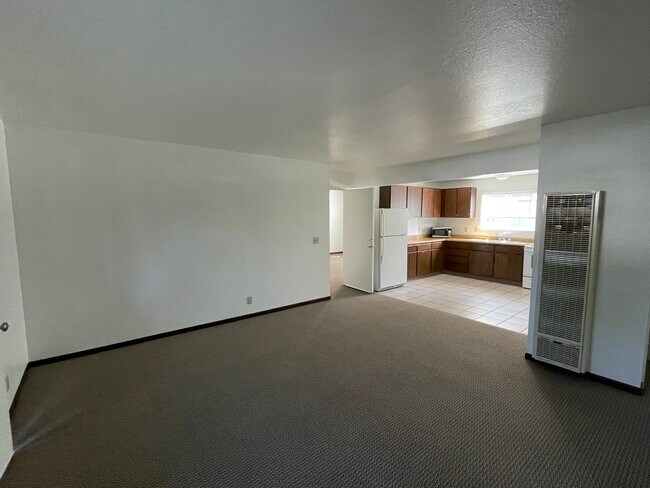 Foto del edificio - 2102 Heather Ln