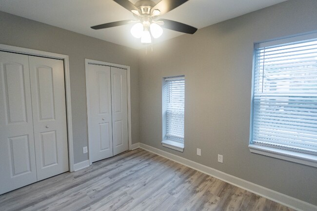 Building Photo - 1207 E Armour Blvd