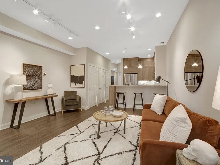 Foto principal - 1332 Park Rd NW