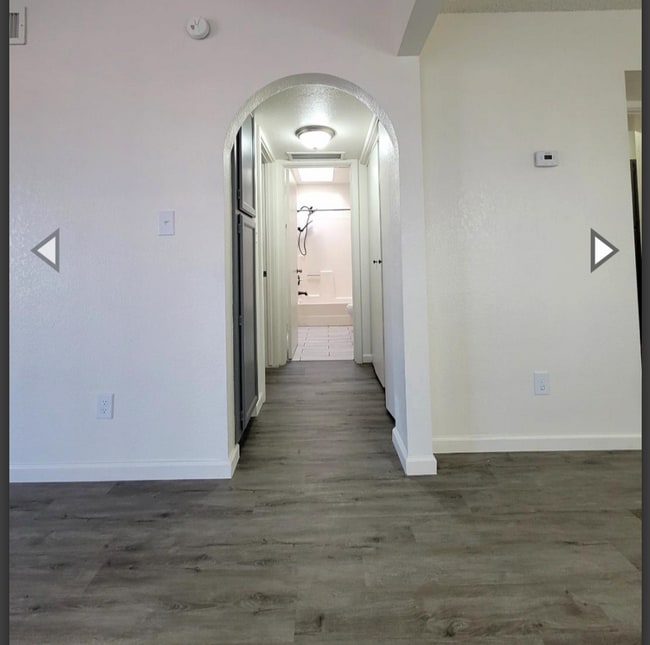 Building Photo - SPACIOUS and awesome home! Excellent floorplan!