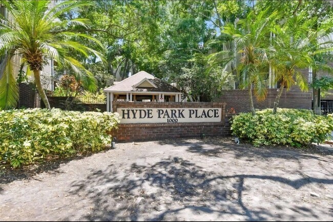 Foto del edificio - 1000 W Horatio St