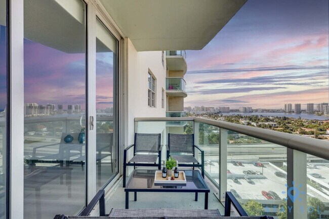 Foto del edificio - 19370 Collins Ave