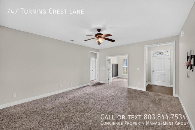 Foto del edificio - 747 Turning Crest Ln