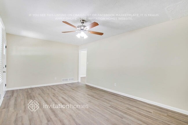 Building Photo - 3330 Scott Dr