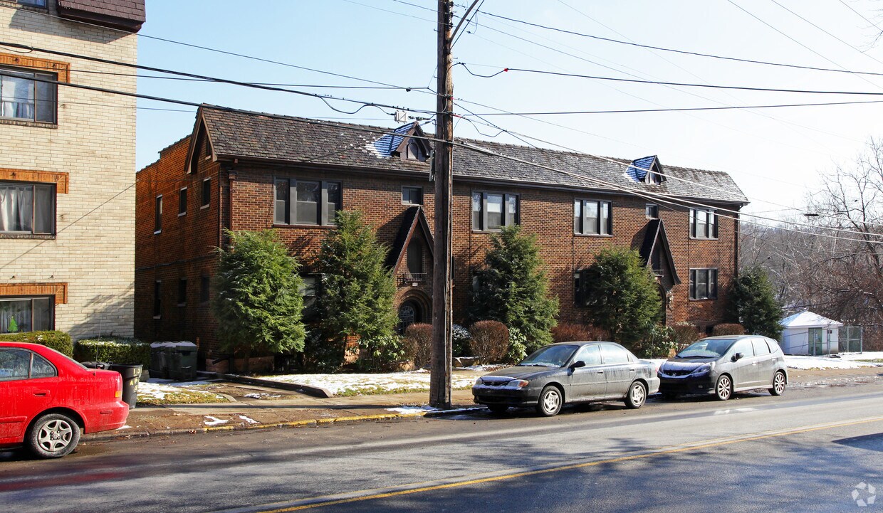 Building Photo - Apartments