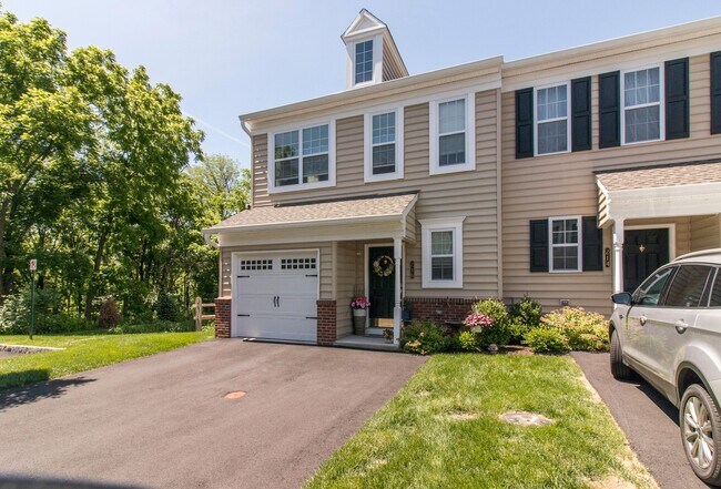 Building Photo - 216 Moore Ct