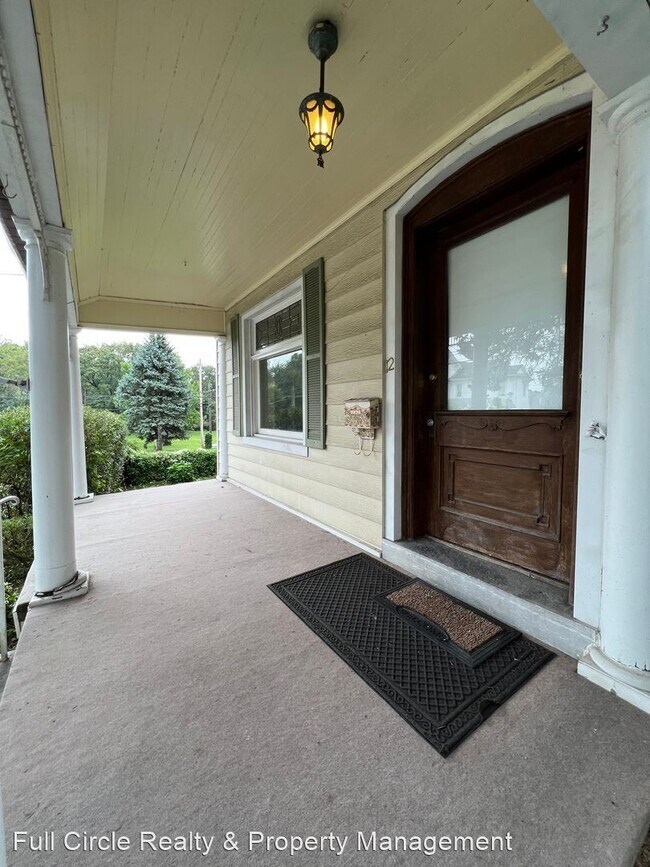 Building Photo - 5 br, 1.5 bath House - 12 2nd Street