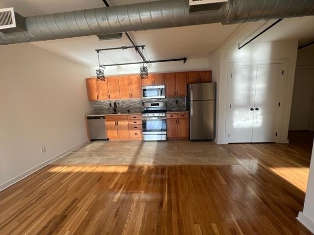 Primary Photo - 515 4th St