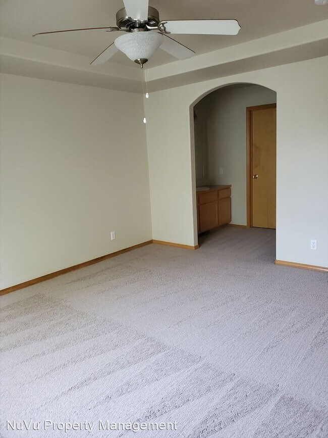 Building Photo - 3 br, 2 bath House - 2839 N. Dandelion Street