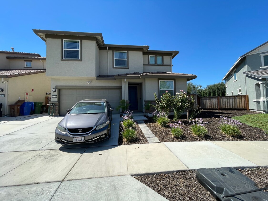 Primary Photo - Coming Soon - Large House for Rent