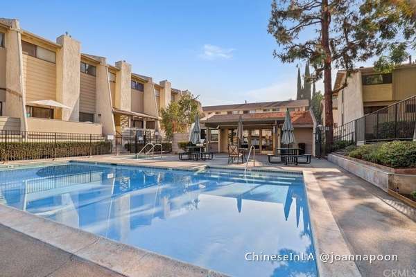 Building Photo - 1131 W Badillo St