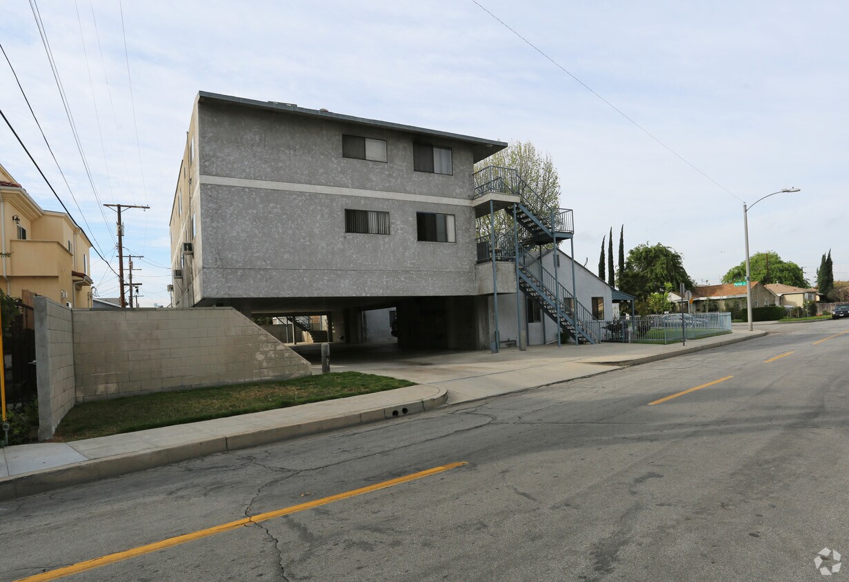 Building Photo - 1958 Parish Pl