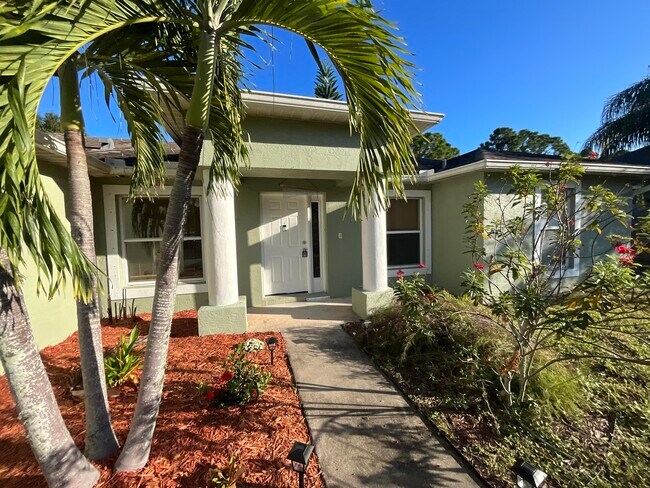 Building Photo - 1931 SW Fears Ave