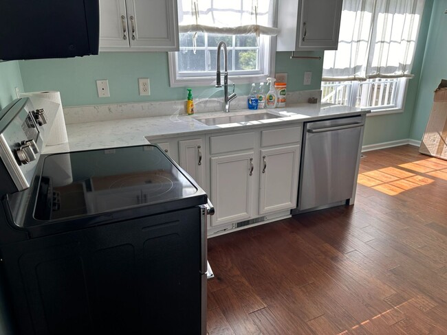 Building Photo - Beautiful 3 Bedroom 2 1/2 Bath Home For Rent!