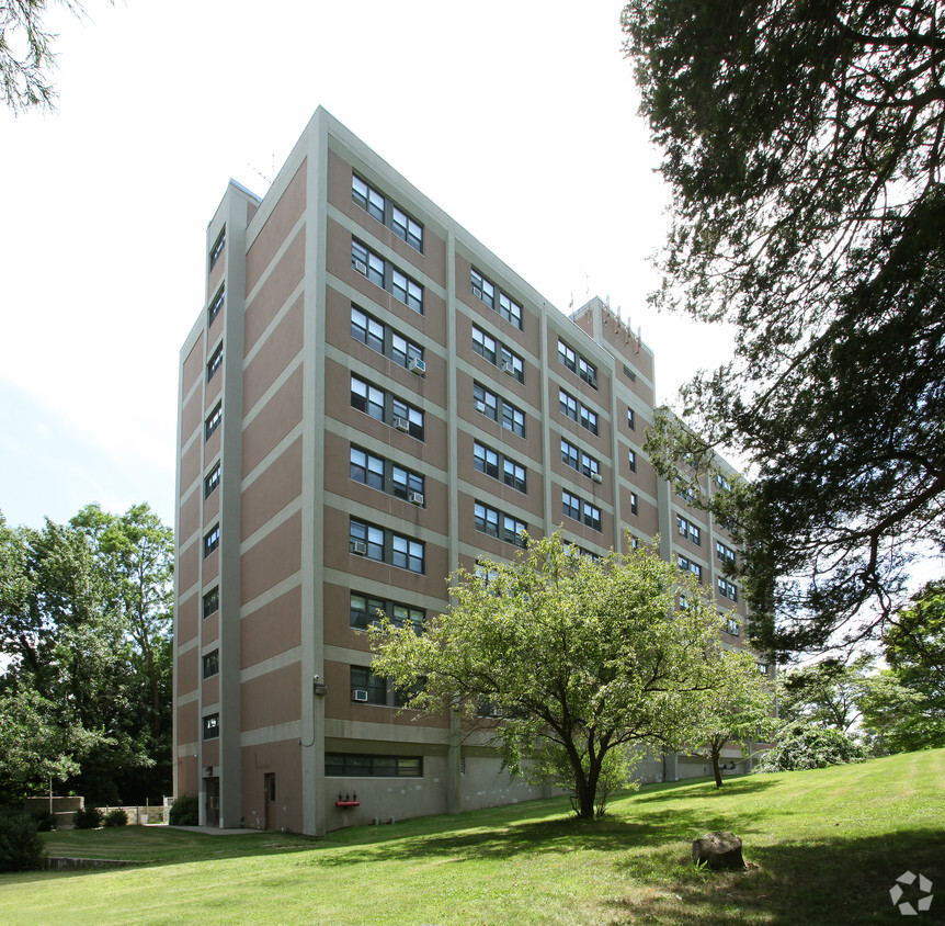 Primary Photo - Williams Park Apartments
