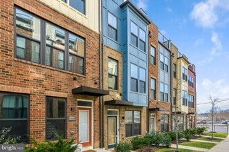 Building Photo - 6106 Chronicle St