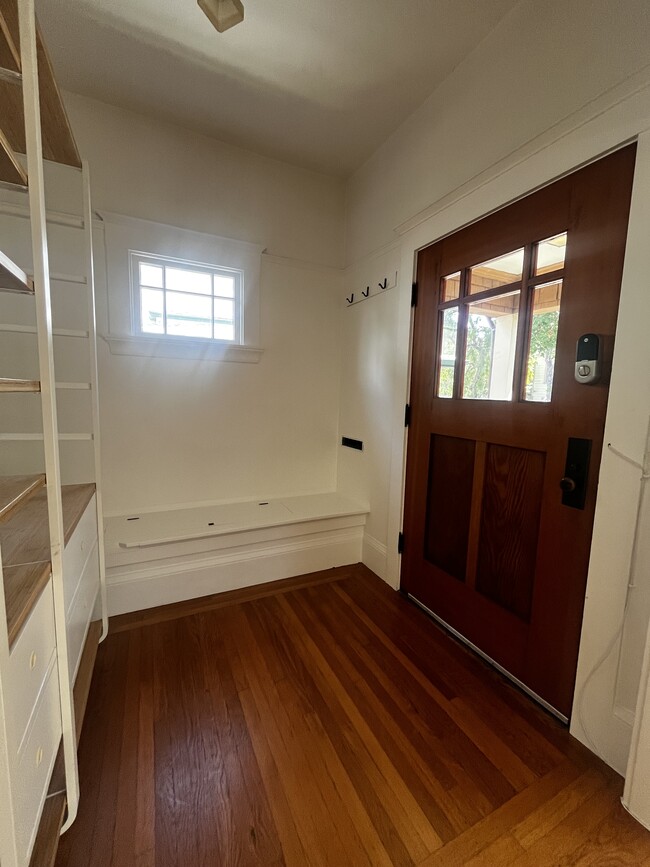 Entry Way - 1639 Delaware St