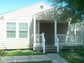 Building Photo - 2614 Cleo St