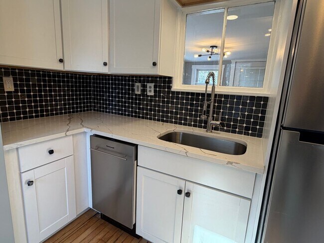 Foto del edificio - 66 Chestnut Hill Rd