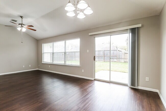 Foto del edificio - 4918 Bryant Ridge Rd