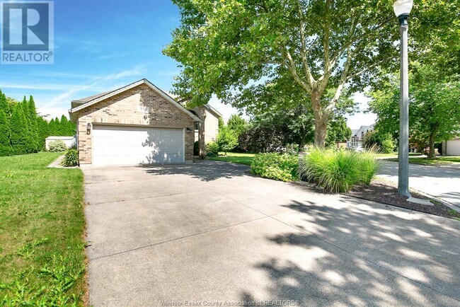 Building Photo - 938 Imperial Crescent