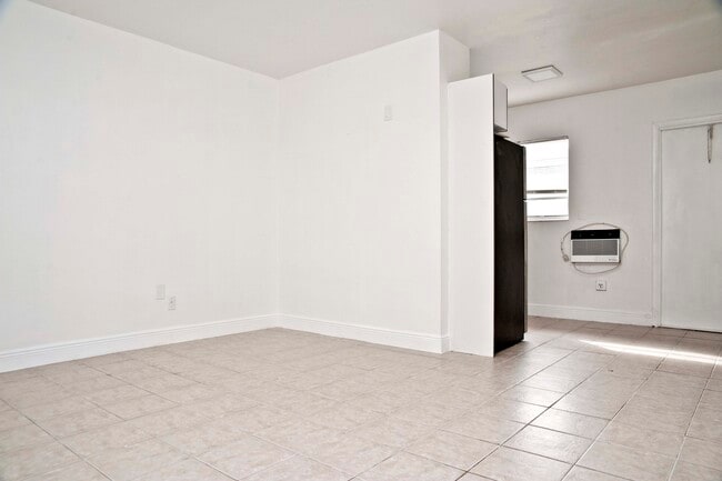 Building Photo - 2306 Fillmore St