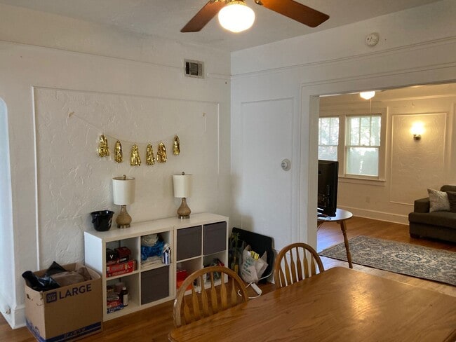 Building Photo - Spacious 4 Bedroom House!!!