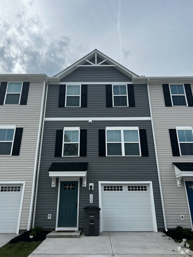 College Park Apartments under 2,000 Greenville, SC 1 Rentals