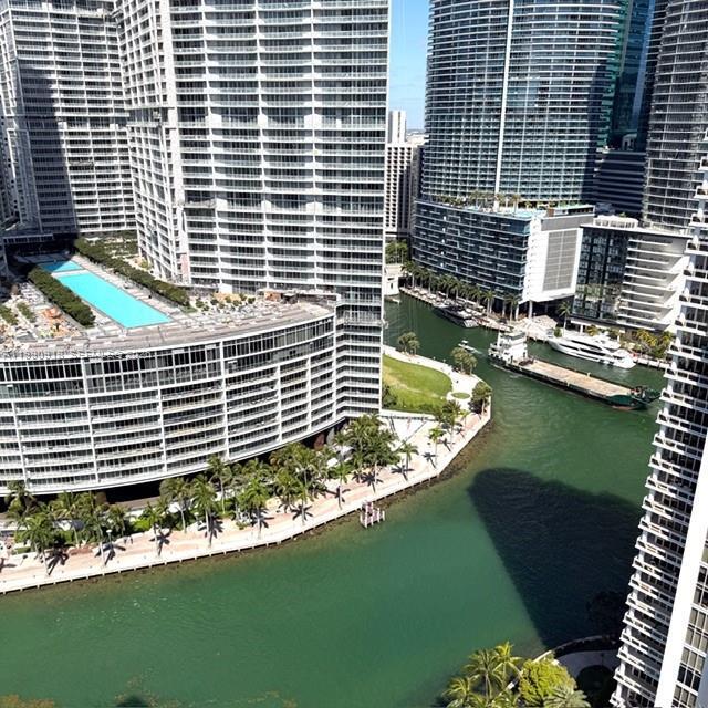 Foto del edificio - 801 Brickell Key Blvd