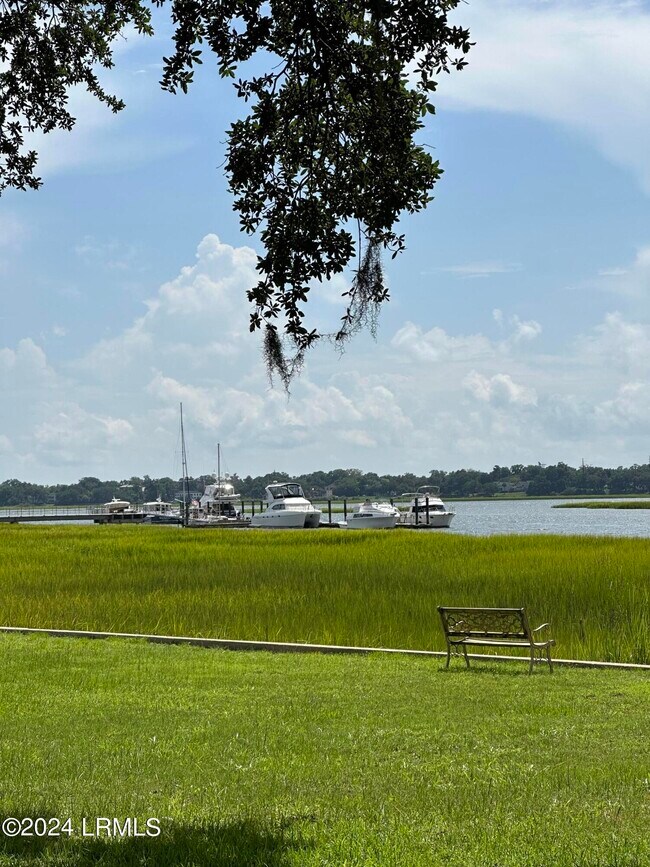 Foto del edificio - 6 Marsh Harbor Dr
